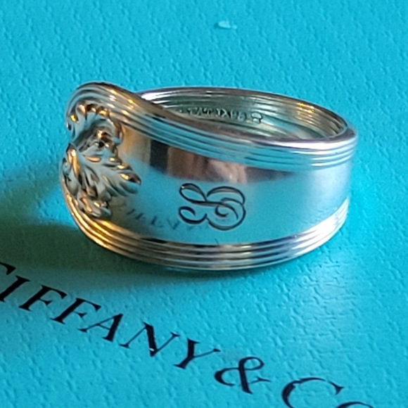 1895 Tiffany & Company Colonial Ivy Spoon Ring in Sterling Silver #40 - Picture 8 of 14
